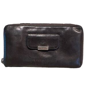Tod’s Brown Leather Zipper Wallet